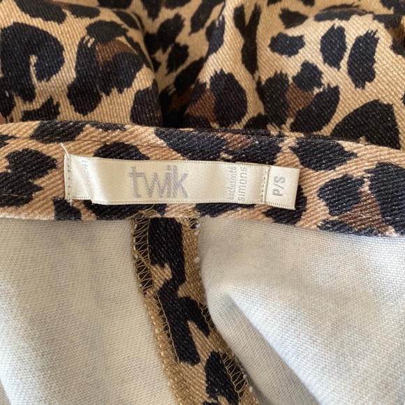 Cheetah print mini skirt - Picture 4 of 4
